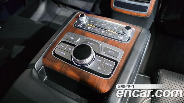 Kia K9 2018 thumb 11
