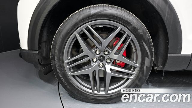 Ford Explorer 2024 thumb 6