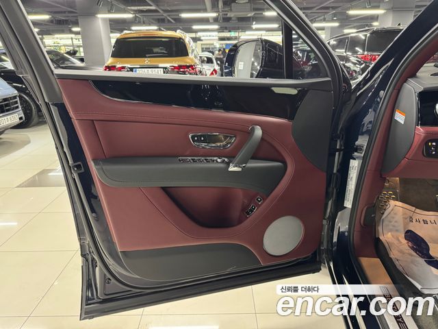 Bentley Bentayga 2020 thumb 8