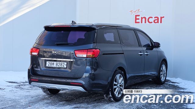 Kia Carnival 2016 thumb 3