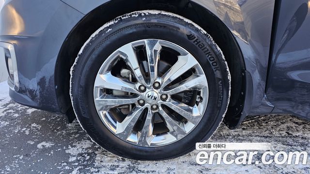 Kia Carnival 2016 thumb 6