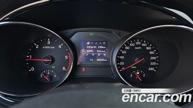 Kia Carnival 2016 thumb 8