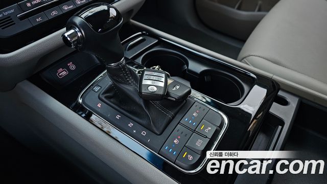Kia Carnival 2016 thumb 9