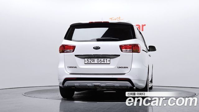Kia Carnival 2016 thumb 5