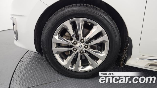 Kia Carnival 2016 thumb 6