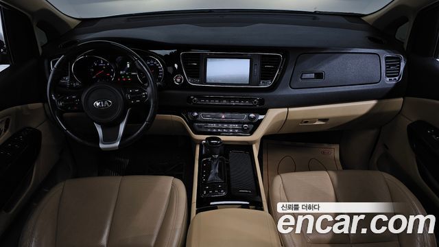 Kia Carnival 2016 thumb 8