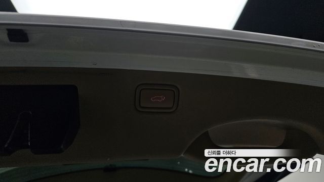 Kia Carnival 2016 thumb 11