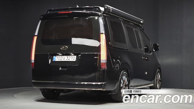Hyundai Staria 2023 thumb 3
