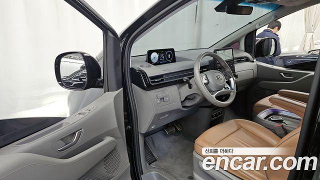 Hyundai Staria 2023 thumb 11