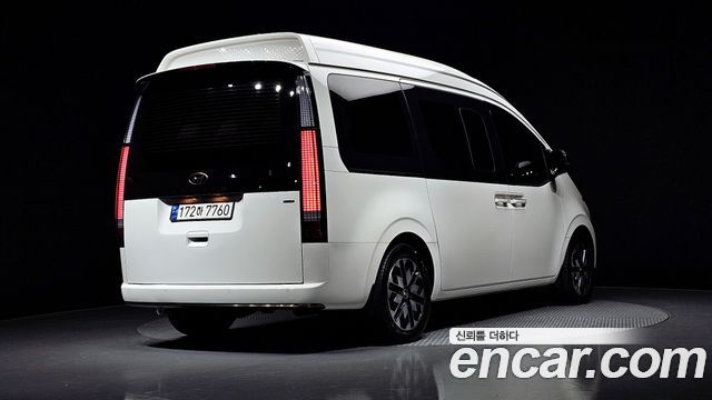 Hyundai Staria 2022 thumb 2