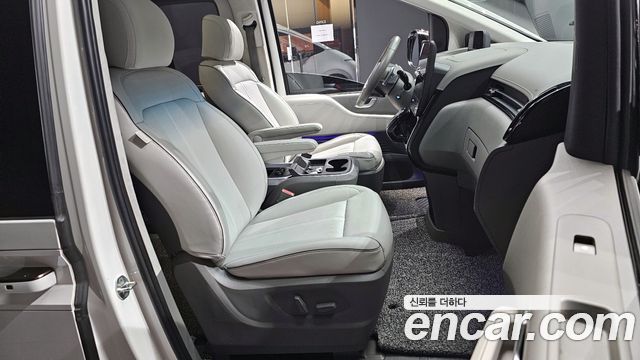 Hyundai Staria 2022 thumb 10