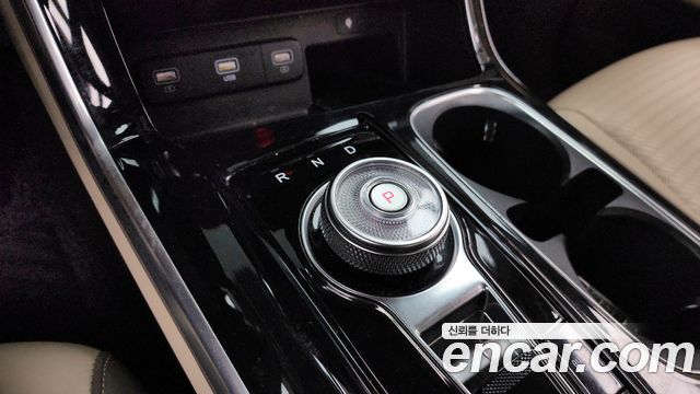 Kia Carnival 2021 thumb 10