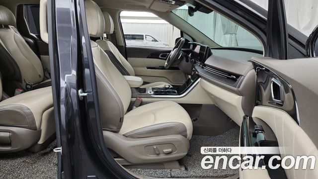 Kia Carnival 2021 thumb 12
