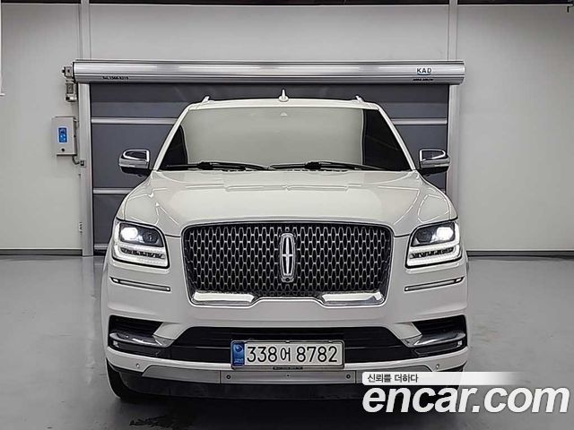 Lincoln Navigator 2019 thumb 3