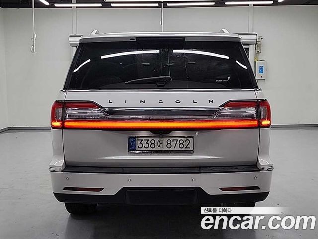 Lincoln Navigator 2019 thumb 4
