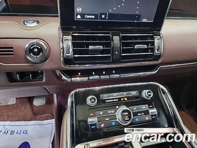 Lincoln Navigator 2019 thumb 10