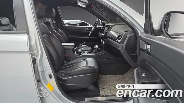 SsangYong Rexton 2020 thumb 11