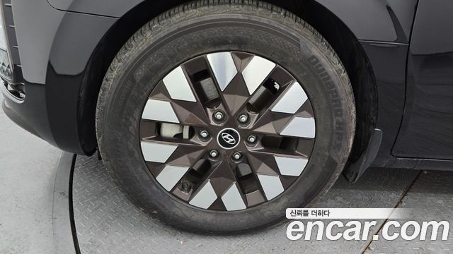 Hyundai Staria 2021 thumb 6