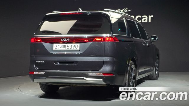 Kia Carnival 2023 thumb 3