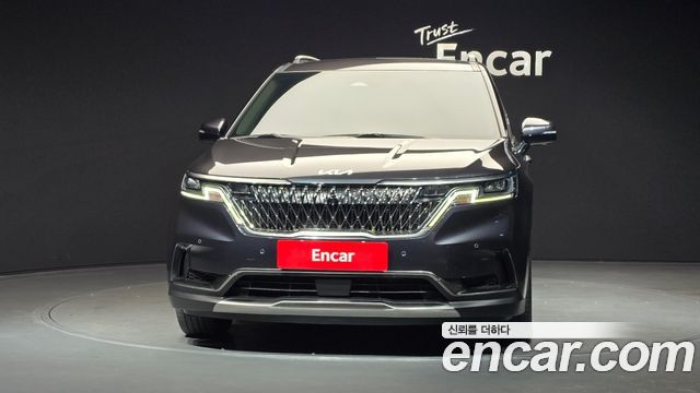 Kia Carnival 2023 thumb 4