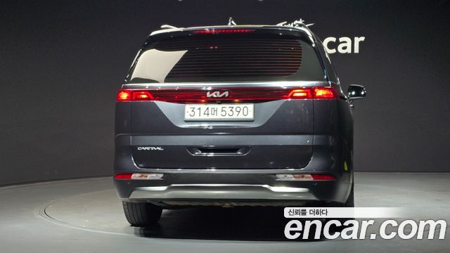 Kia Carnival 2023 thumb 5