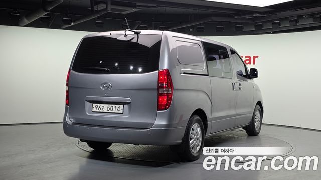 Hyundai Starex 2017 thumb 3