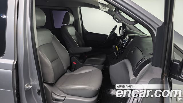 Hyundai Starex 2017 thumb 10