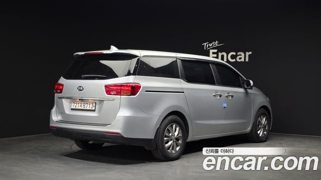 Kia Carnival 2019 thumb 3