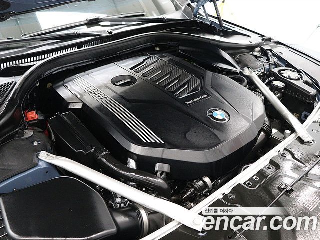 BMW 8 серии 2021 thumb 7