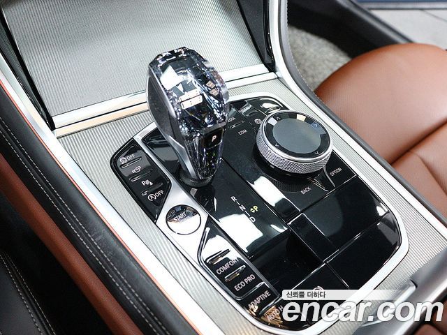 BMW 8 серии 2021 thumb 10