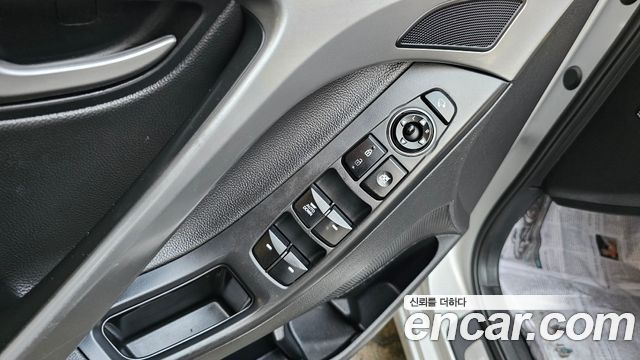 Hyundai Avante 2015 thumb 12