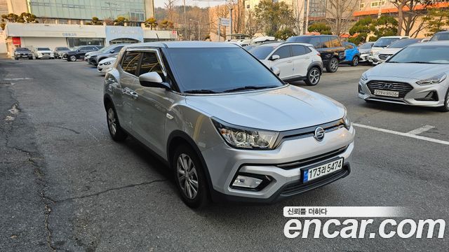 SsangYong Tivoli 2019 thumb 3