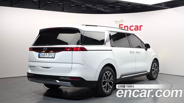 Kia Carnival 2021 thumb 3