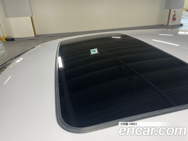 Genesis G90 2017 thumb 5