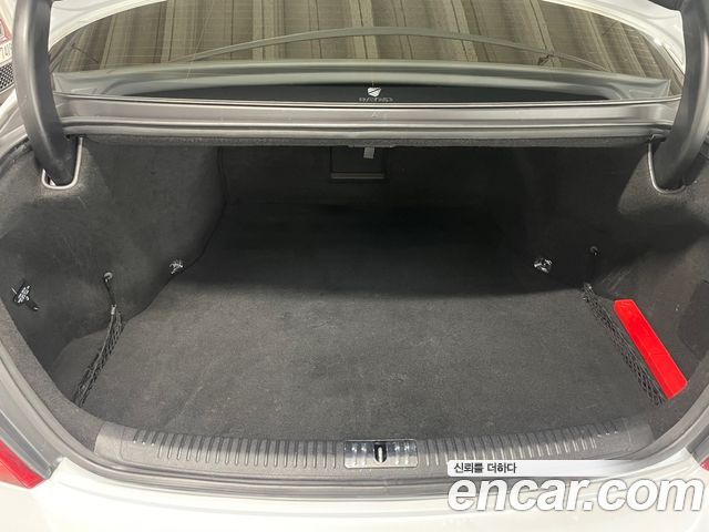 Genesis G90 2017 thumb 6