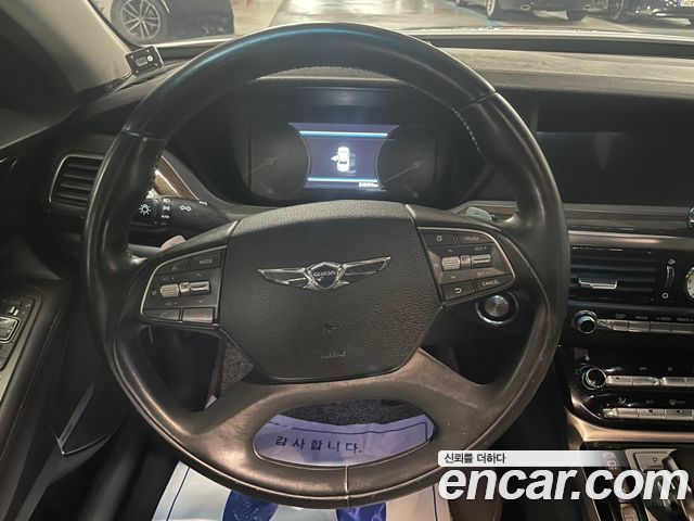 Genesis G90 2017 thumb 9