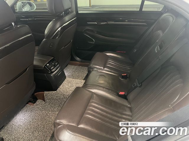 Genesis G90 2017 thumb 11
