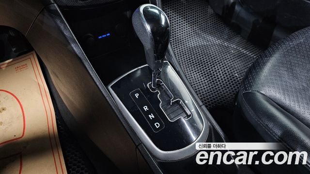 Hyundai Accent 2012 thumb 10