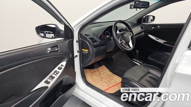 Hyundai Accent 2012 thumb 11