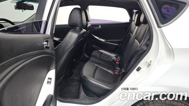 Hyundai Accent 2012 thumb 12