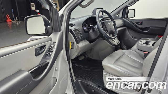 Hyundai Starex 2015 thumb 10