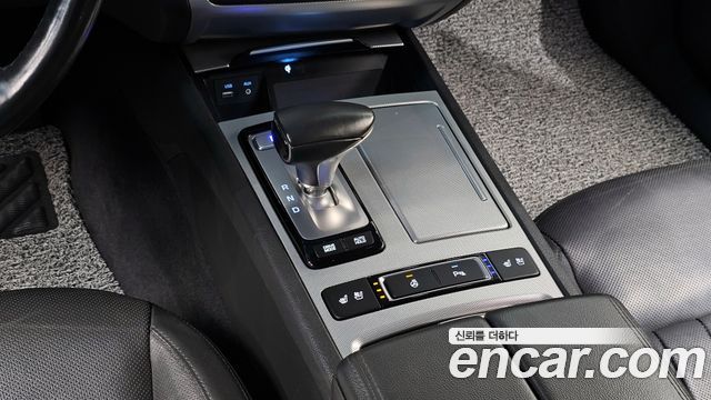 Genesis G80 2016 thumb 9