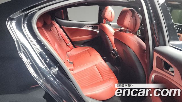 Genesis G70 2022 thumb 12