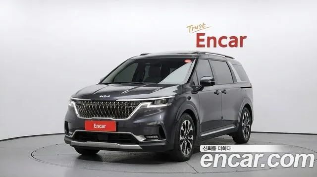 Kia Carnival 2023 thumb 2