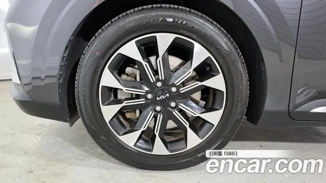 Kia Carnival 2023 thumb 5