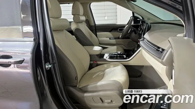 Kia Carnival 2023 thumb 10
