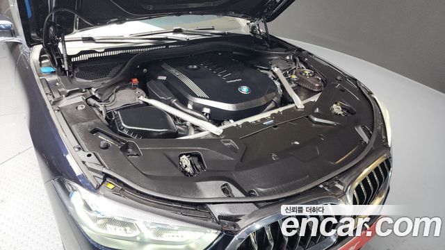 BMW 8 серии 2021 thumb 7