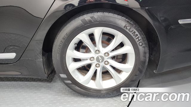 Hyundai Genesis 2013 thumb 6
