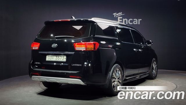 Kia Carnival 2015 thumb 3