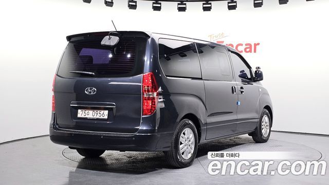 Hyundai Starex 2017 thumb 3
